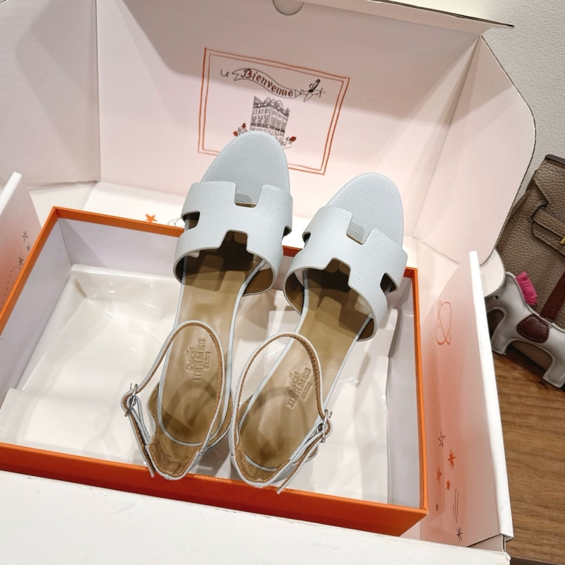 H**me5 sandals